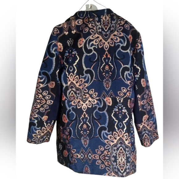 Chicos Jacquard Textured Topper Floral Lined Snap Closure Jacket Size 2(M) - Picture 3 of 7